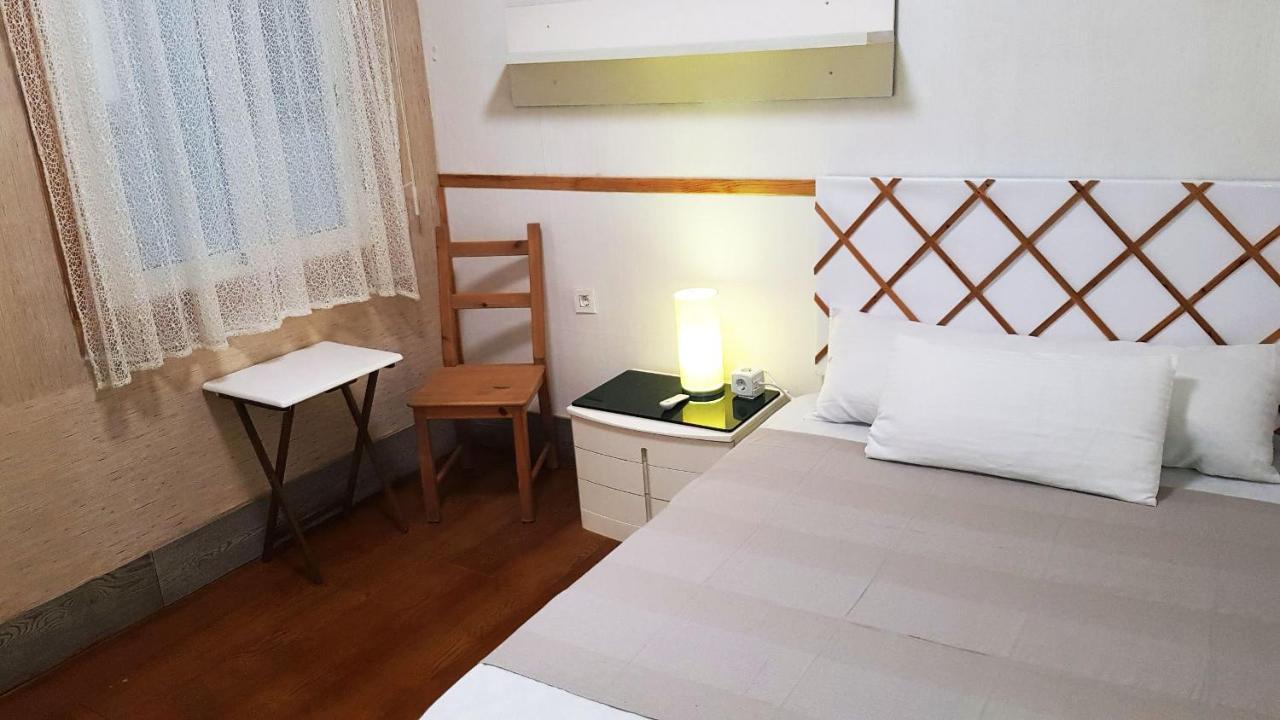 バルセロナ Apartament Sagrada Familia Bed & Breakfast エクステリア 写真